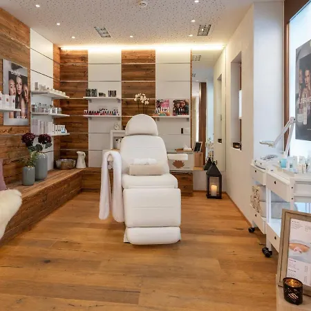 铁力士峰霍纳112号度假公寓 酒店 *